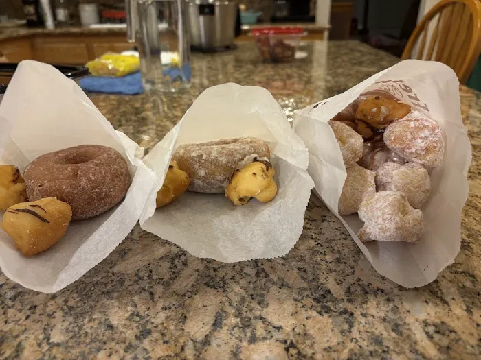Mr. J's Donut House Picture 5