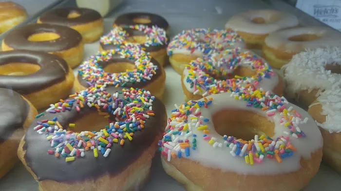 S P Doughnut Shop Picture 8