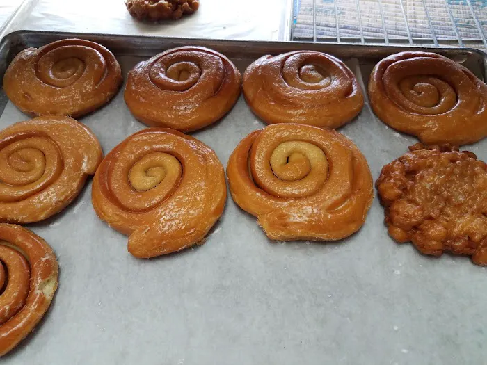 S P Doughnut Shop Picture 9