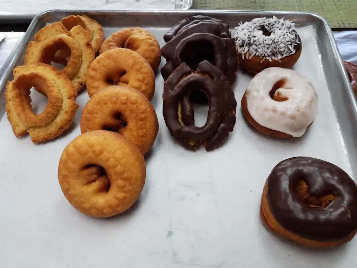S P Doughnut Shop Picture 10