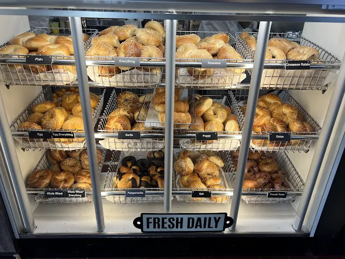 Everything Bagels & Deli Picture 9