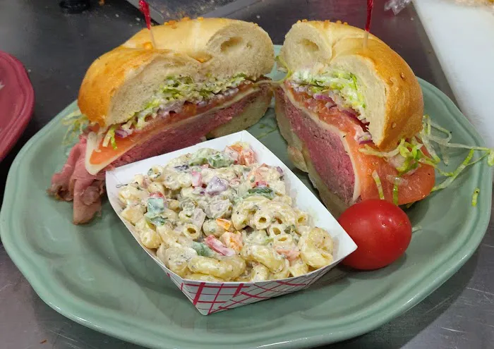 Everything Bagels & Deli Picture 4
