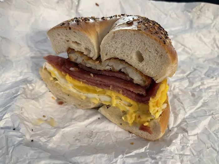 Everything Bagels & Deli Picture 3