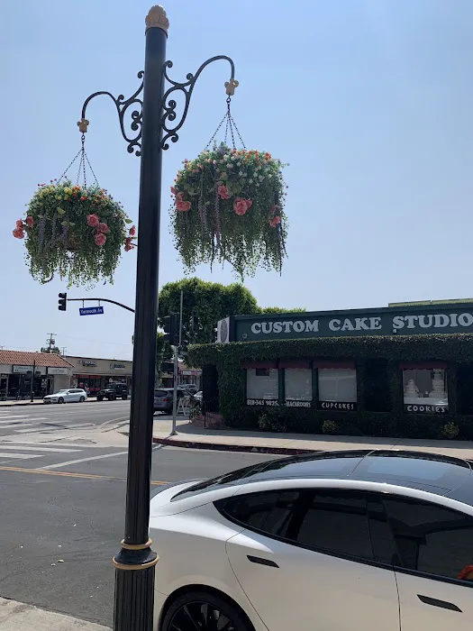 Custom Cake Studio Picture 6