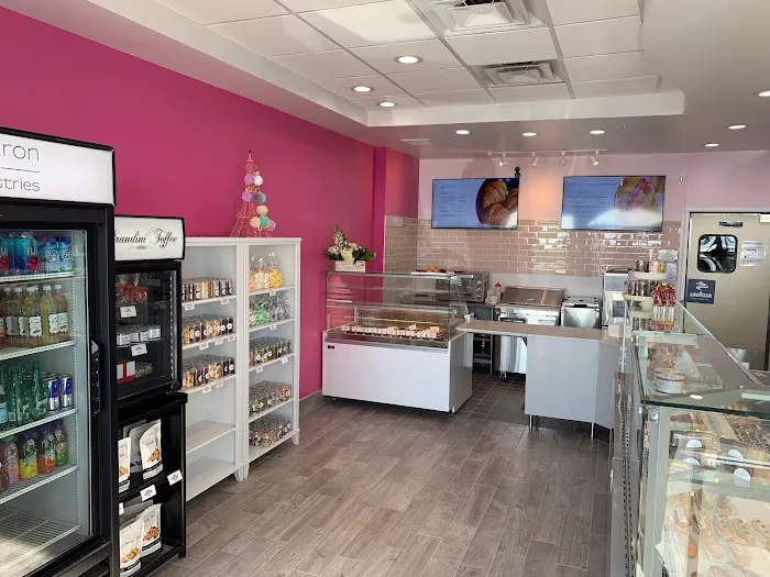 Le Macaron French Pastries - Laguna Beach Picture 8