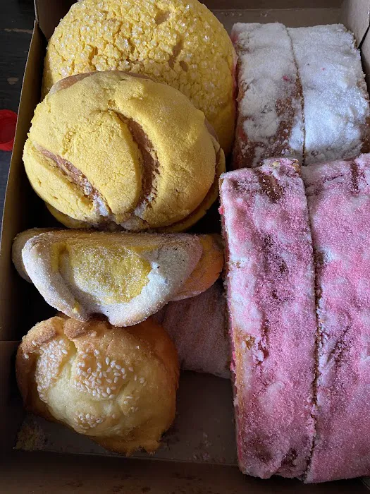 La Estrella Bakery Picture 4