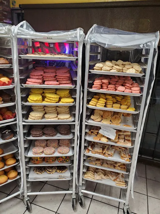 La Estrella Bakery Picture 10