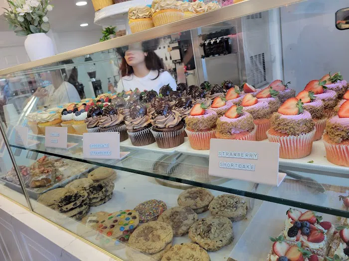 Sugar Bloom Cakery & Coffee Picture 5