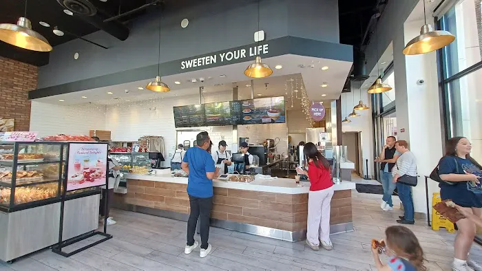 85°C Bakery Cafe - Moreno Valley Picture 1