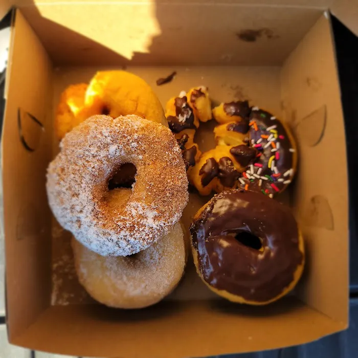 Four Season Donuts Picture 8