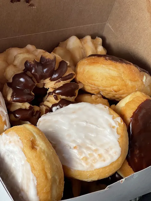 Four Season Donuts Picture 5