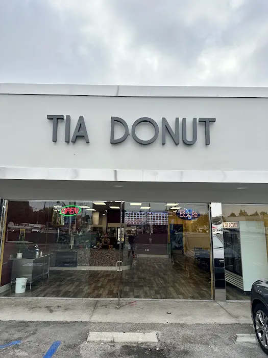 Happy Tia Donuts Picture 3