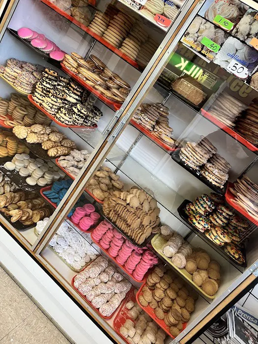 La Rosa Bakery Picture 7