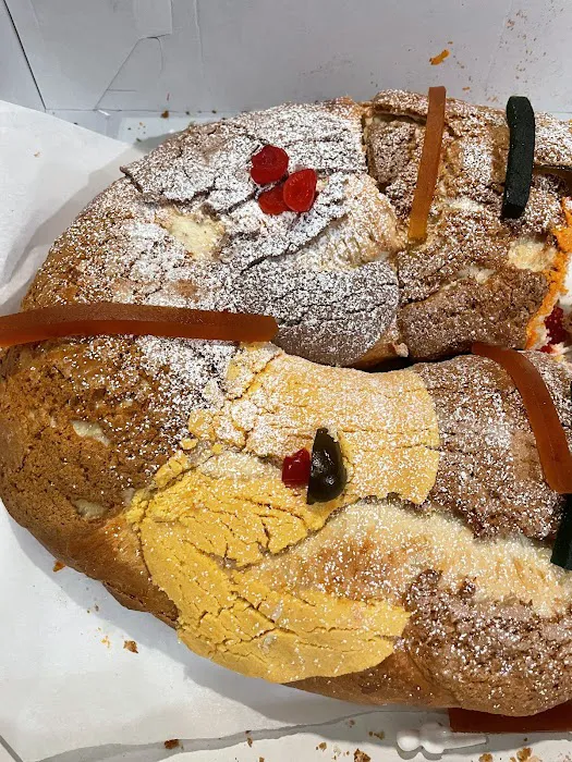 Chela's Bakery Picture 1