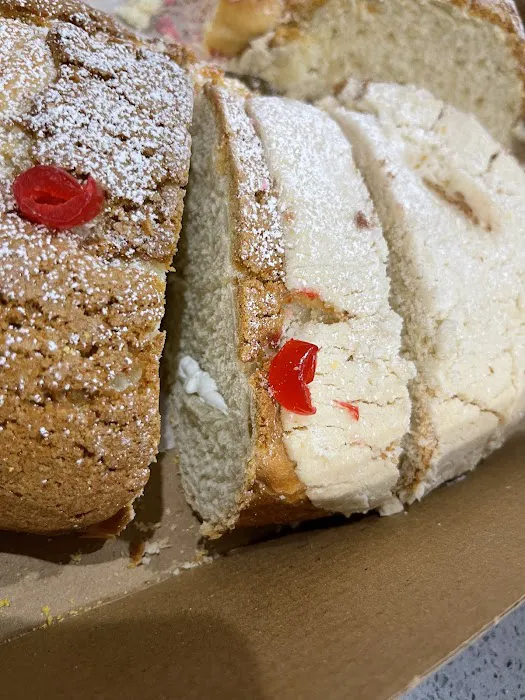 Chela's Bakery Picture 6