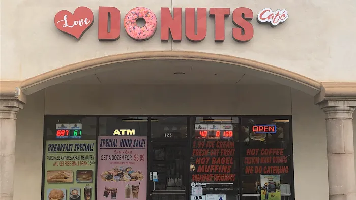 Love Donuts Cafe Picture 5