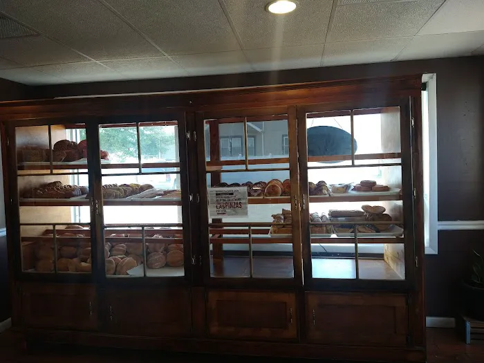 Pasteles Rojas Bakery Picture 6