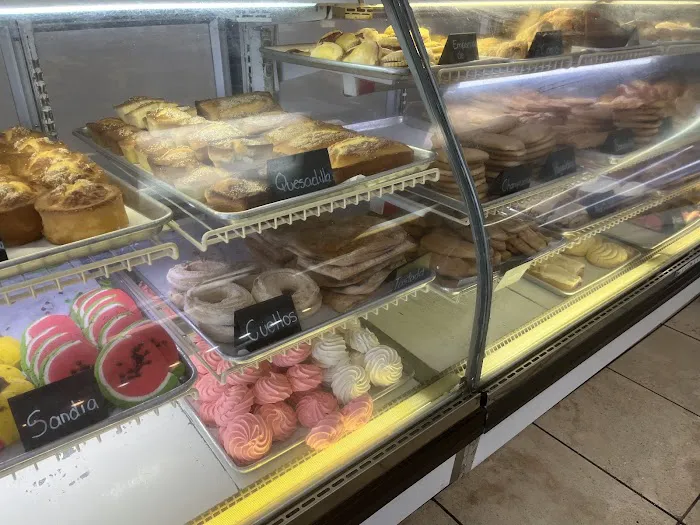 Yolanda's Bakery Picture 7