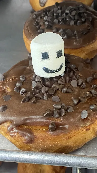 Yum-Rich Donut & Sandwiches Picture 3