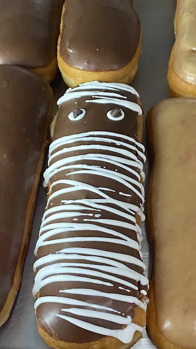 Yum-Rich Donut & Sandwiches Picture 7