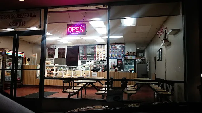 Donut Queen Picture 1