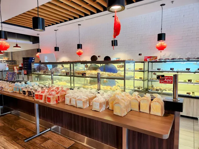 85°C Bakery Cafe - Northridge Picture 6