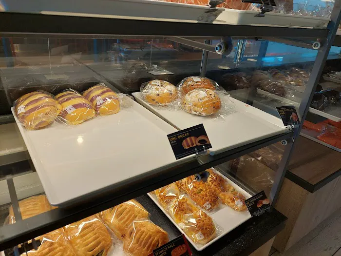 85°C Bakery Cafe - Northridge Picture 9