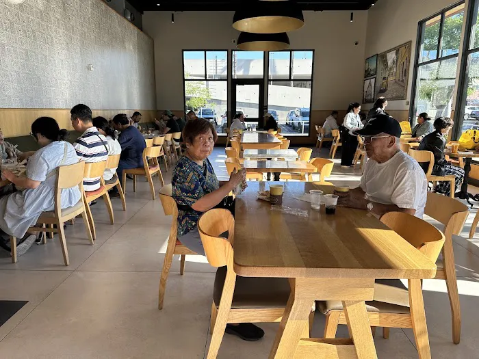 Porto's Bakery and Cafe Picture 10