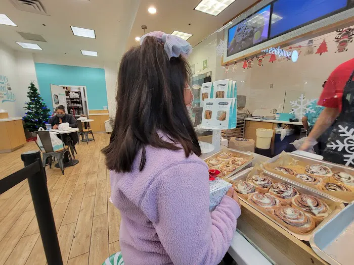 Cinnabon Picture 4