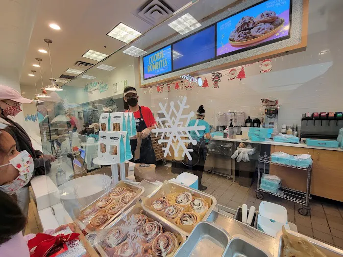 Cinnabon Picture 5