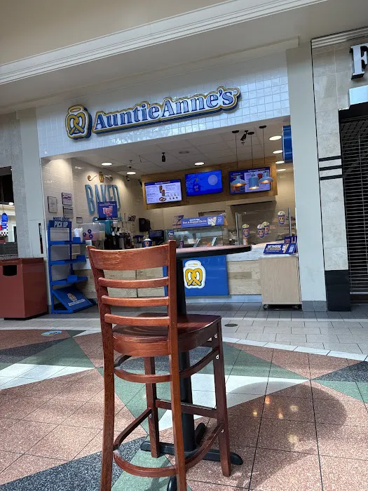 Auntie Anne's Picture 8