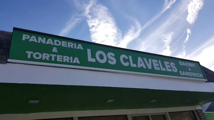 Pastelería y panadería los claveles Picture 5