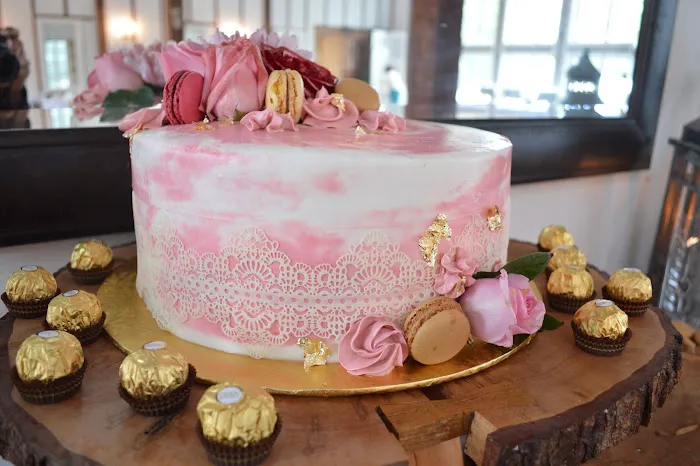 Deisy’s Cake Shop Picture 7