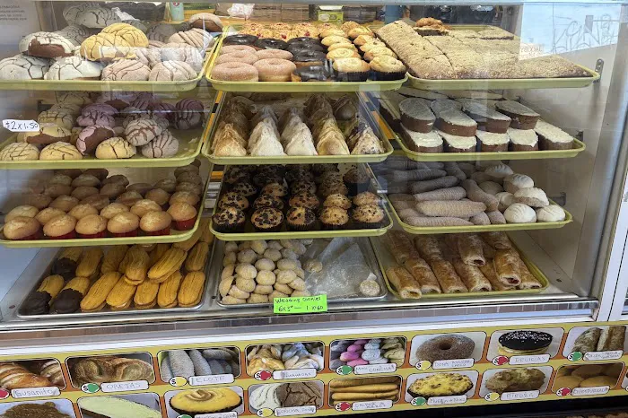 Melly's Bakery Picture 7