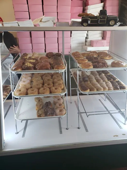 Better-Be Donuts Picture 4