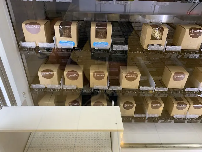 Sprinkles Westfield Topanga ATM Picture 1