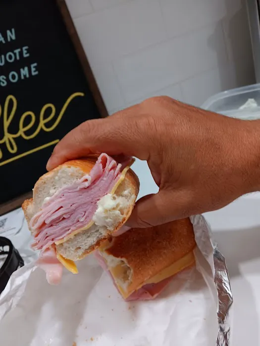 Elio's Bakery & Deli Picture 4