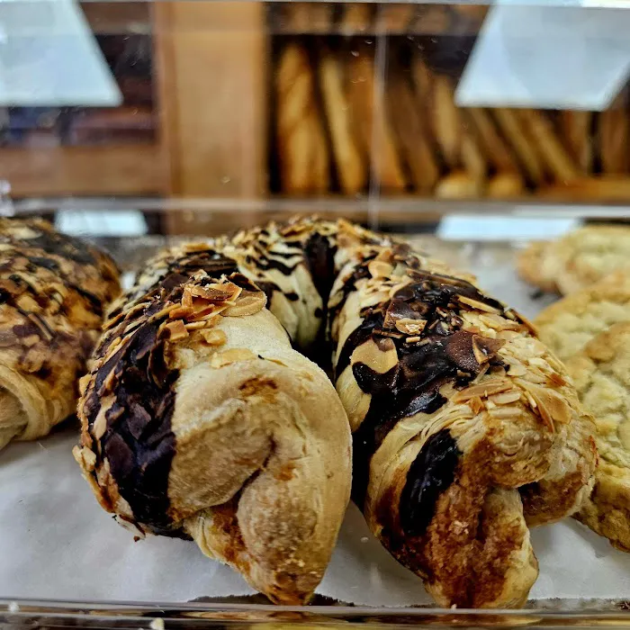 Elio's Bakery & Deli Picture 3