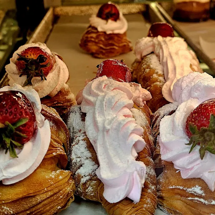 Elio's Bakery & Deli Picture 5
