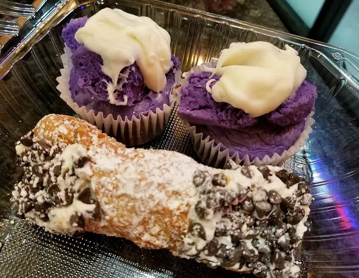 Mini's Croissants & Boba Picture 2
