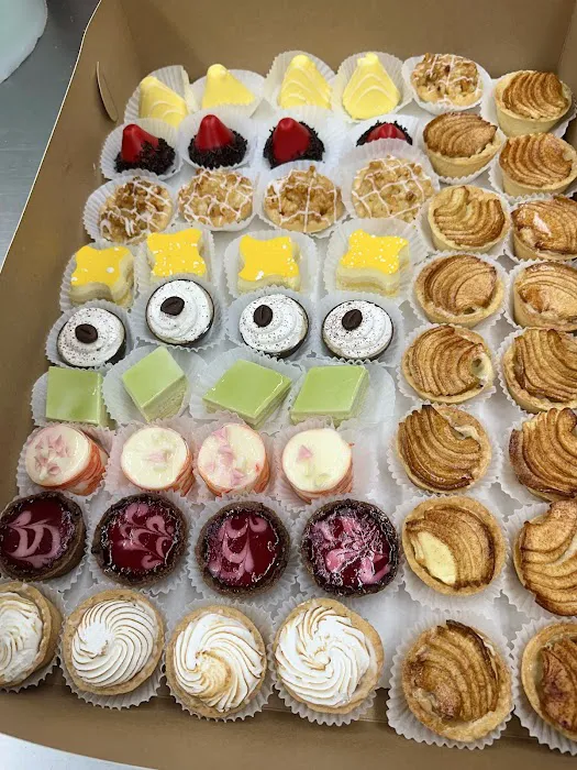 Mamolo’s Fine Pastries Picture 4