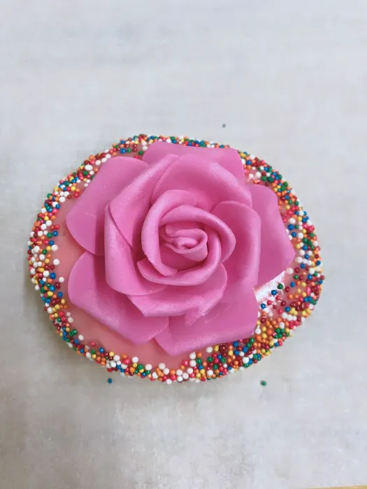 Earl's Donuts Picture 8