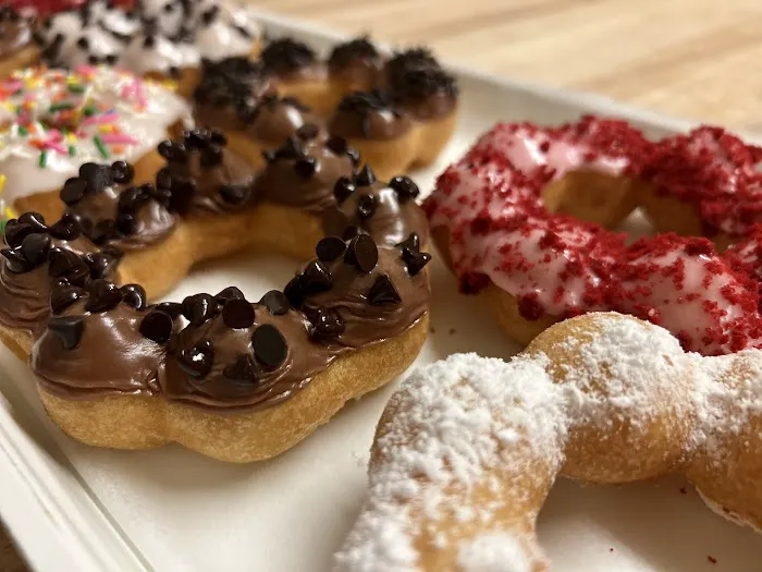 Earl's Donuts Picture 5