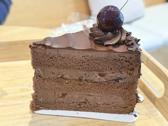 OVERBAKED Bakery Cafe Picture 1