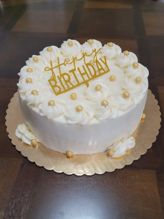 Crowned Cakes LLC Picture 10
