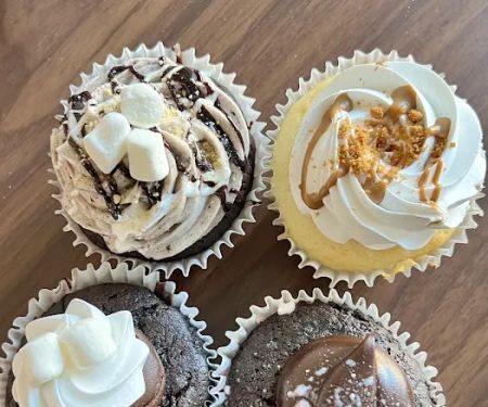 Lil' Cakes & Creamery