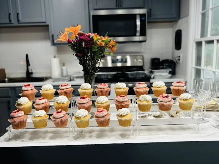 Lil' Cakes & Creamery Picture 2