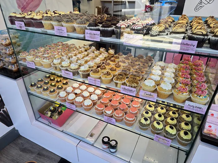 Lil' Cakes & Creamery Picture 6