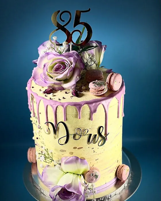 Charlee's Butter Cream Dreams custom cakes-Appointment Only Picture 6