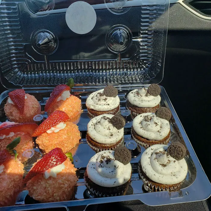 Paula's Place For Cakes Picture 7